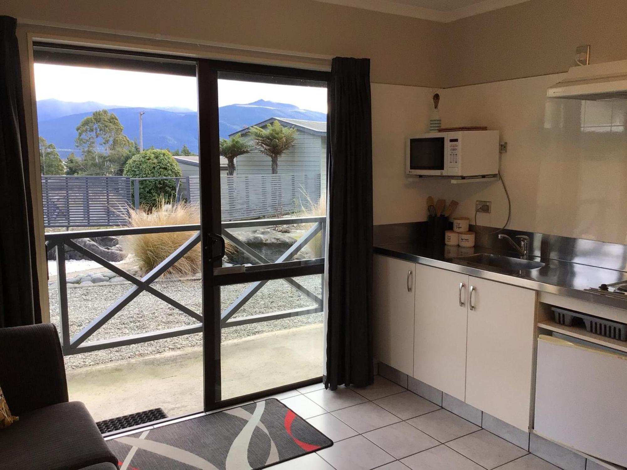 Fiordland Great Views Holiday Park Те Анау Екстериор снимка